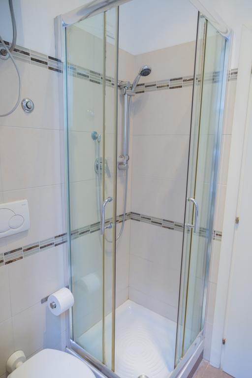 Trevi Luxury Suites *
